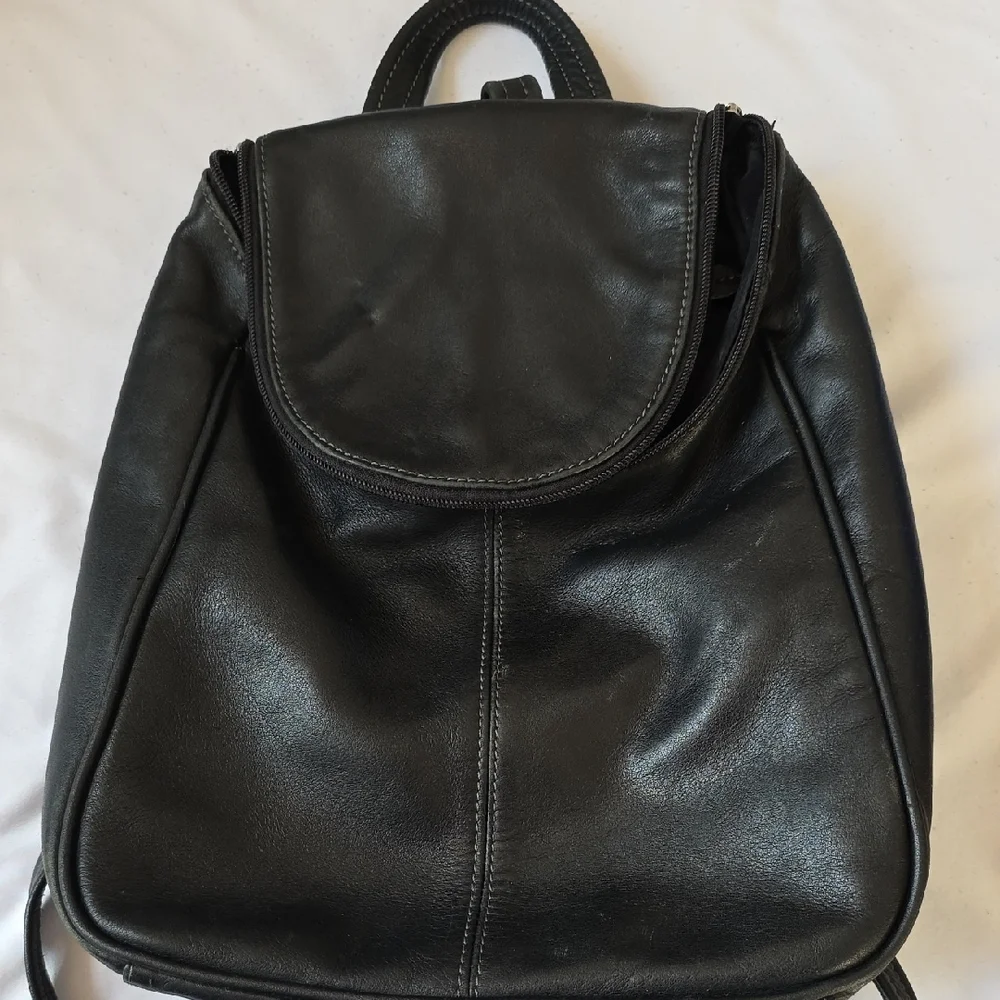 Tignanello Black Leather Backpack Purse - Picture 3 of 7